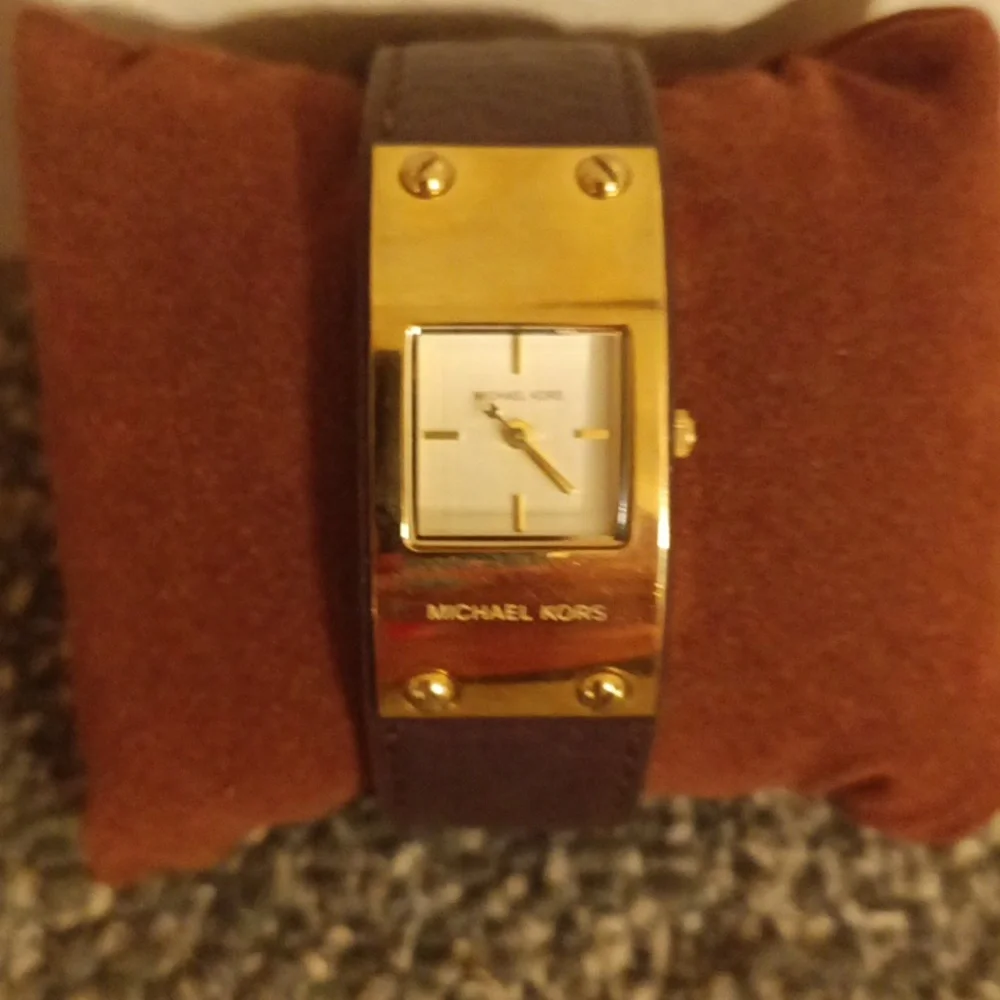 Michael Kors MK 2216 brown leather gold tone women's watch